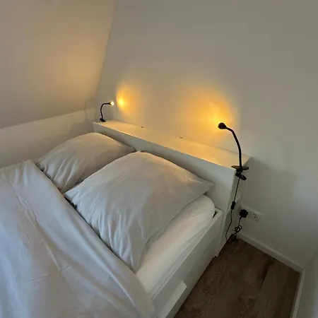 Zwischen Stade And Cuxhaven Der Elbe Entlang *