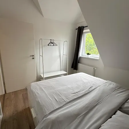 Zwischen Stade And Cuxhaven Der Elbe Entlang *