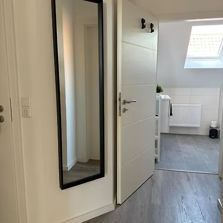 Zwischen Stade And Cuxhaven Der Elbe Entlang *